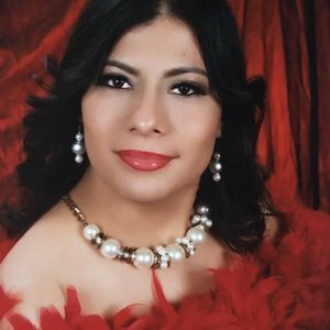 Meet your Posher, Julia